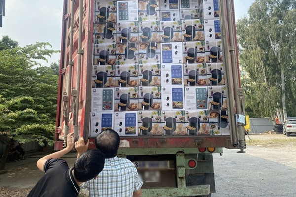 Phát hiện gần 500 chiếc nồi chiên không dầu nhập lậu Phat hien gan 500 chiec noi chien khong dau nhap lau