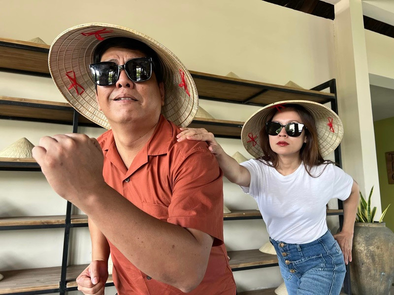 Mới đây, công ty TNHH TP Entertainment của Thanh Thúy - Đức Thịnh bị hãng phim Chánh Phương khởi kiện. Cụ thể, theo Dân Trí, ông Jimmy Nghiêm Phạm - giám đốc Công ty cổ phần Hãng phim Chánh Phương - thông báo Tòa án Nhân dân quận 1 (TPHCM) đã thụ lý vụ kiện tranh chấp hợp đồng góp vốn. Theo nội dung văn bản thụ lý, hãng phim Chánh Phương yêu cầu công ty TP Entertainment thanh toán số tiền hơn 5,9 tỷ. Trong đó, tiền góp vốn còn lại là hơn 4,4 tỷ, tiền lãi vay phát sinh là hơn 585 triệu và một số chi phí khác hơn 840 triệu. Vụ kiện tranh chấp hợp đồng góp vốn liên quan đến bộ phim "Người cần quên phải nhớ".