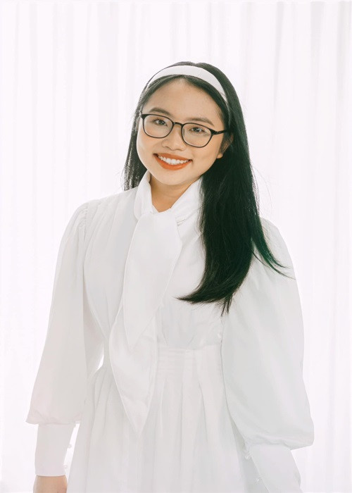 Tuy phía Phương Mỹ Chi phủ nhận được trả cát-sê 6.000 USD cho một show diễn nhưng nhiều người cho rằng nữ ca sĩ có thu nhập không hề nhỏ. Ảnh: Phụ nữ Việt Nam