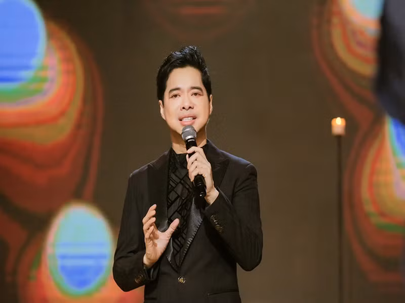 Vẫn về chuyện trinh tiết, Ngọc Sơn từng chia sẻ sau này anh có vợ thì đó là đêm tân hôn đầu tiên, còn không, anh giữ cho đến cùng. Ảnh: Dân Việt