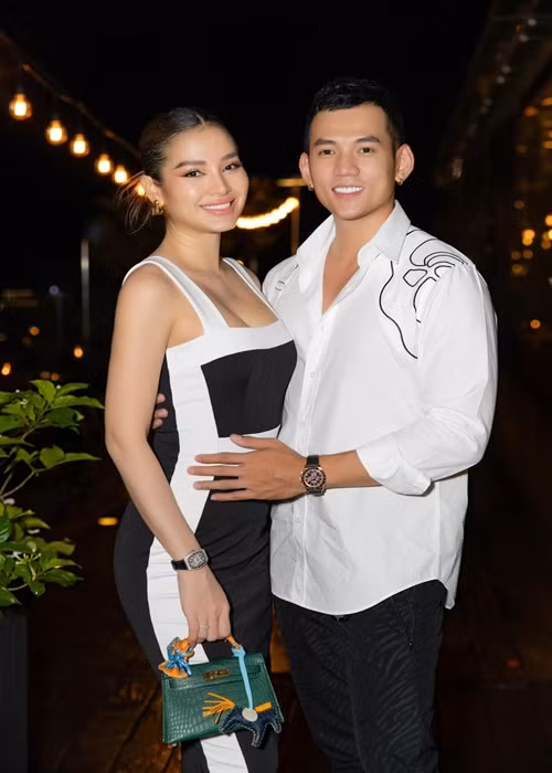 Trước khi đến với Lý Bình, Phương Trinh có một cô con gái năm nay đã 9 tuổi tên Mia. Ảnh: FBNV