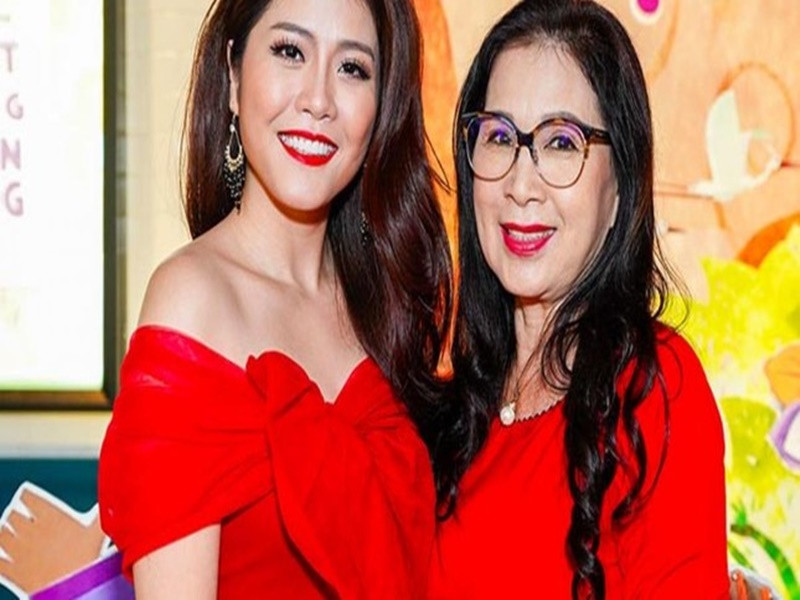 Con trai nghệ sĩ Kim Xuân kết hôn với MC Thanh Phương. Nữ MC 8x này tiết lộ cô luôn được mẹ chồng yêu thương, che chở và tôn trọng ý kiến. Ảnh: Tiền Phong