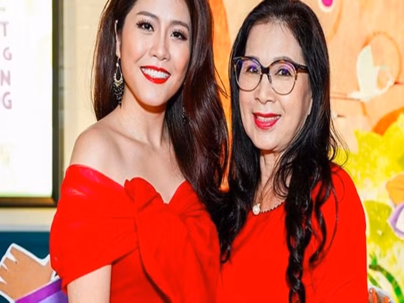 Con trai nghệ sĩ Kim Xuân kết hôn với MC Thanh Phương. Nữ MC 8x này tiết lộ cô luôn được mẹ chồng yêu thương, che chở và tôn trọng ý kiến. Ảnh: Tiền Phong