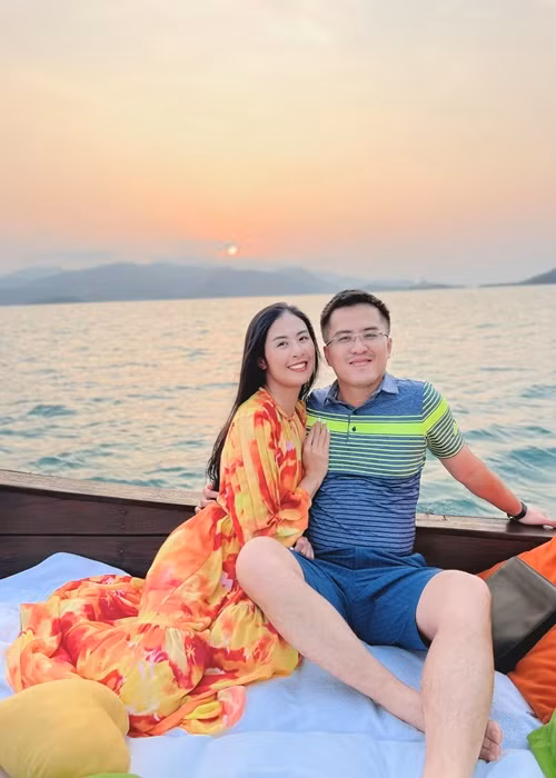 Chuyen tinh hon 10 nam cua Hoa hau Ngoc Han - Phu Dat