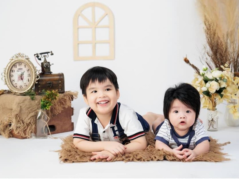 Chuyện bé Tuấn Khang hay bị nhầm là con gái khiến Tuấn Khải rất vui vì hồi nhỏ anh cũng rơi vào trường hợp tương tự.