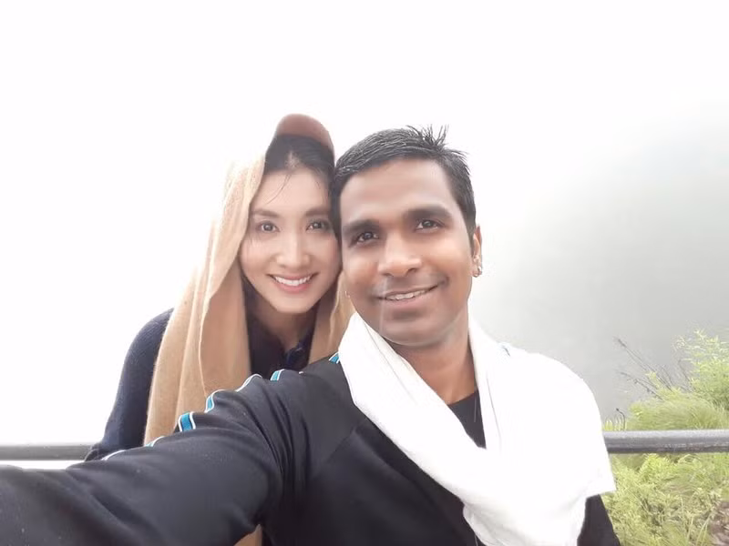 Cũng theo Nguyệt Ánh, vợ chồng cô không giấu nhau bất kì chuyện gì, có thể nói chuyện mãi không chán. Nữ diễn viên còn kể, ông xã thích đưa đón cô đi làm mà không quản đường xa. Ảnh: Lao động