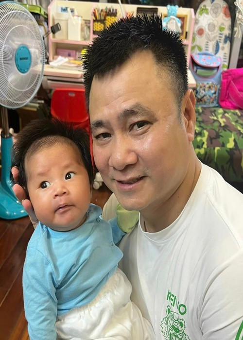 Bà xã Tự Long mong con trai kháu khỉnh, mau ăn chóng lớn, sau này trở thành cậu thanh niên thông minh, học giỏi, dũng cảm, quyết đoán, cao to, đẹp trai, nhân hậu.