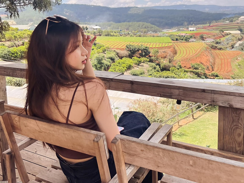 Con gái Lưu Thiên Hương có thể tự sáng tạo bài nhảy riêng theo điệu nhạc.