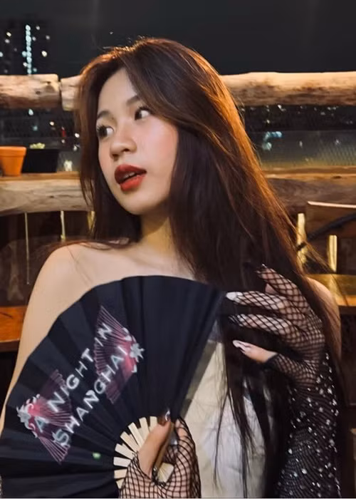 Vy Uyên có định hướng trở thành ca sĩ biết hát, biết nhảy và biết chơi nhạc cụ.