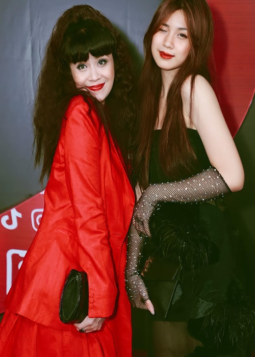 Con gai 17 tuoi xinh nhu hot girl cua Luu Thien Huong