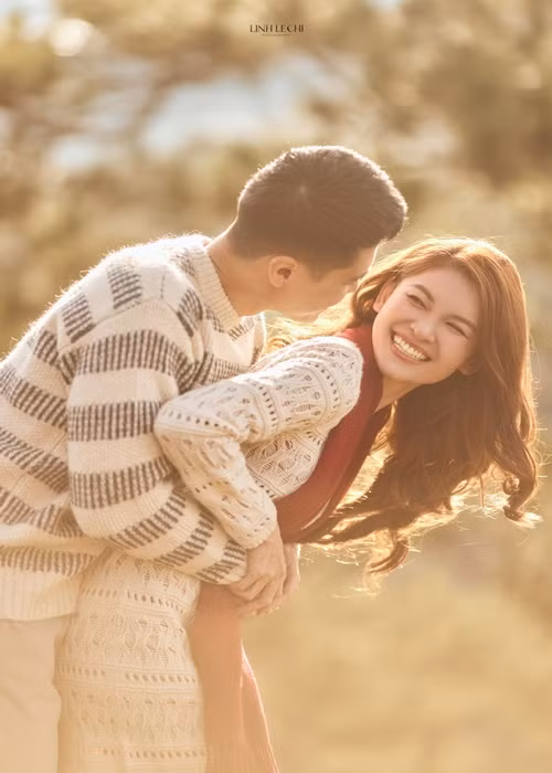 Thùy Dung và nửa kia ghi lại nhiều khoảnh khắc ngọt ngào bên nhau.