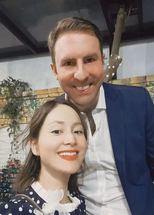 Nữ diễn viên lấy lại năng lượng mỗi khi được chồng động viên, hỗ trợ. Cô bày tỏ: “Mỗi khi Phương mệt và thấy hành động của anh ấy như chăm con để Phương ngủ hoặc làm hết việc nhà cho Phương có thêm thời gian hay thỉnh thoảng chỉ đến và bảo: “Em, bình tĩnh, hít thở, mọi chuyện sẽ ổn”. Hoặc anh ấy ôm Phương hoặc một trò đùa nào đó thôi, tự nhiên Phương lại có lại năng lượng".