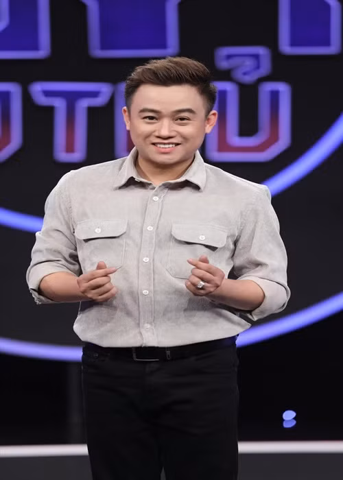 Anh tham gia nhiều gameshow như Ơn giời cậu đây rồi, Nhanh như chớp, Công thành chiến, các dự án phim ảnh như "Ai chết giơ tay", "Lục Vân Tiên: Tuyệt Đỉnh Kung Fu" "Nhà không bán", "Nàng tiên có 5 nhà", "Siêu trộm", "Bẫy rồng", "Lửa Phật". Ảnh: Lao động