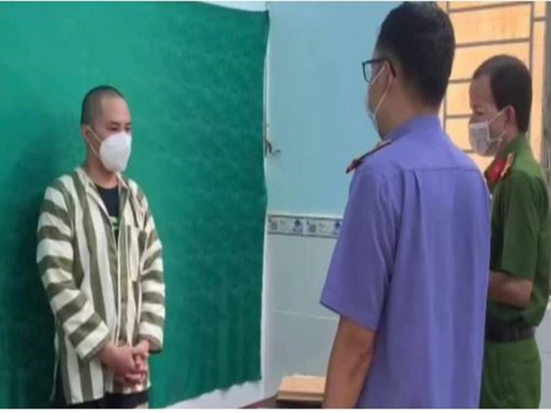 Theo kết luận điều tra, tại Cơ quan điều tra Công an quận 8, Hữu Tín khai nghiện ma túy gần 3 năm nay, trung bình 2 tháng sử dụng ma túy tổng hợp dạng thuốc lắc một lần. Ảnh: Dân Trí