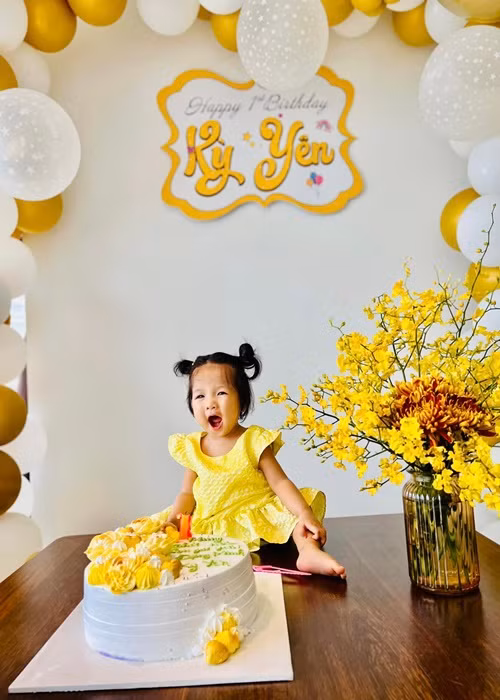 Mới đây, diễn viên Lê Bê La tổ chức sinh nhật 1 tuổi cho con gái thứ hai Kỳ Yên.