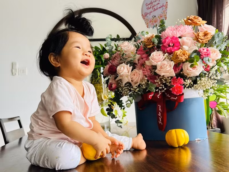 Con gái Lê Bê La trộm vía bụ bẫm.