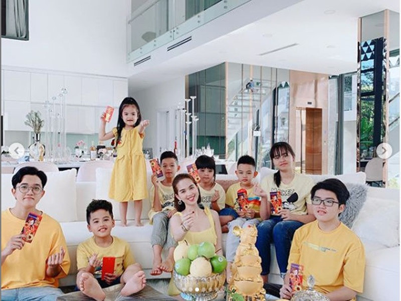 Khat khao co con, Ngoc Trinh chieu chuong tre nho ra sao?