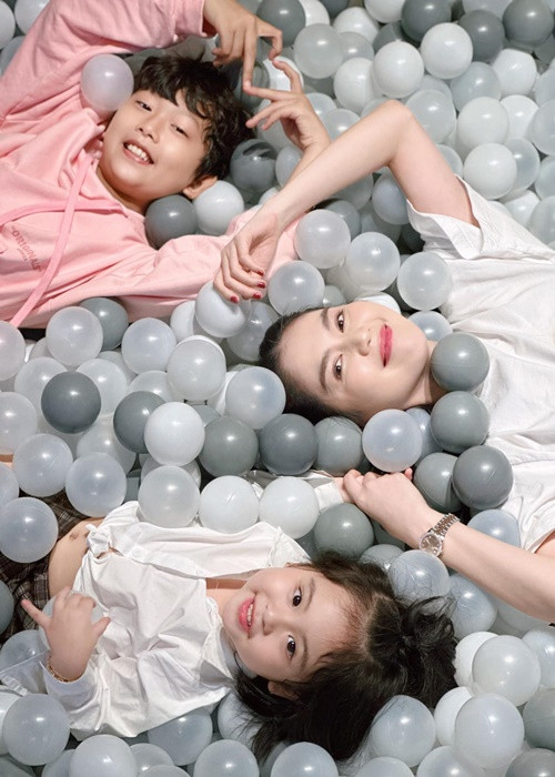 Ngọc Trinh từng bày tỏ khát khao có con. Chân dài gốc Trà Vinh chia sẻ, cô không sợ sinh con xong thì sức hút sẽ giảm.