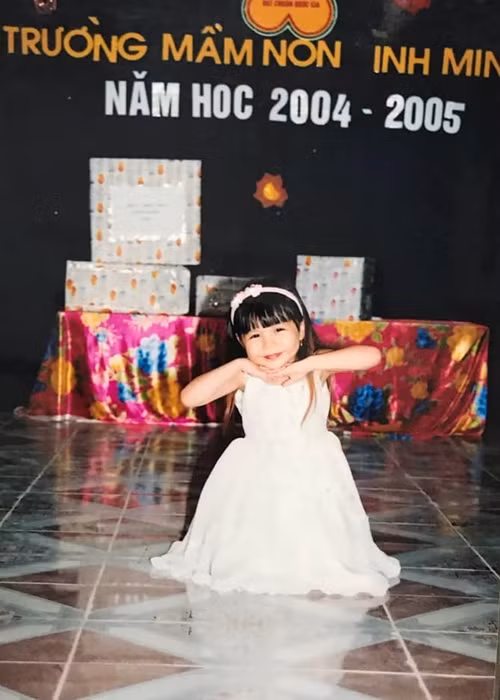 Người đẹp đang dẫn chương trình ở đài VTVcab.