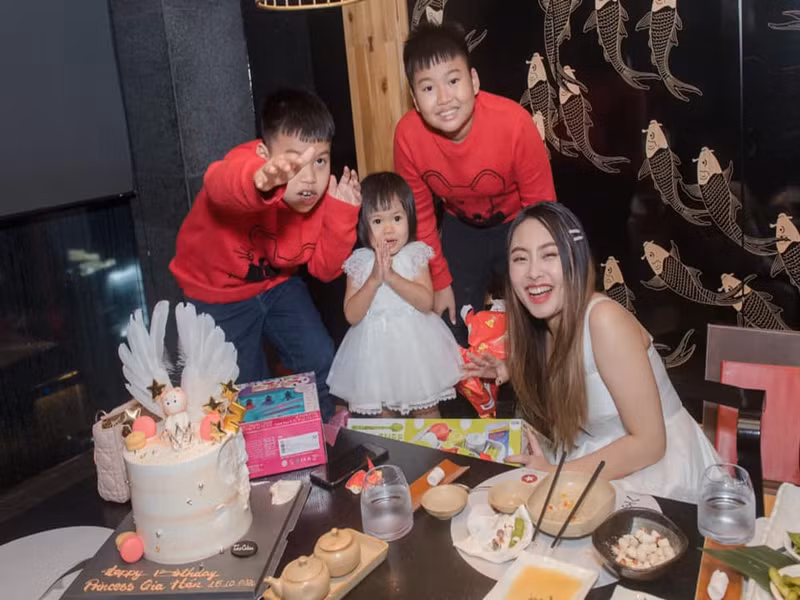 Nương của “Hướng nghiệp” hạnh phúc vì các con quấn quýt, yêu thương nhau. Ảnh: Sức khỏe và đời sống