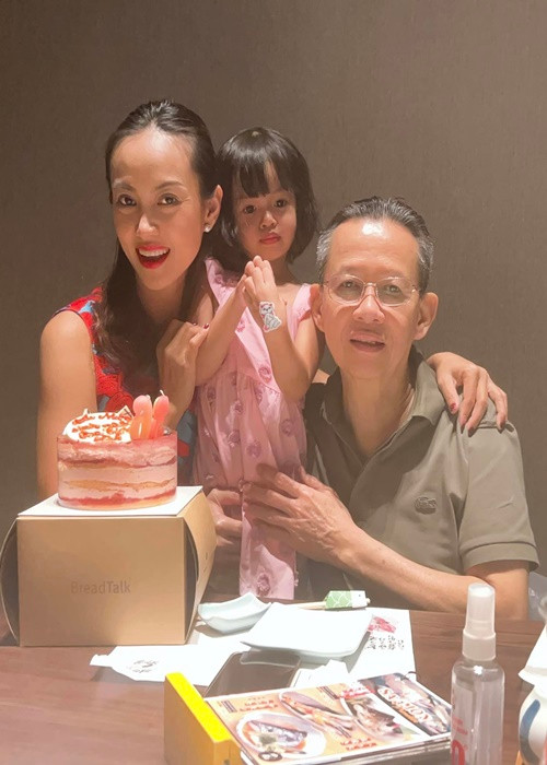 Vợ chồng Như Phúc bên nhau đã được 17 năm. Ảnh: FBNV