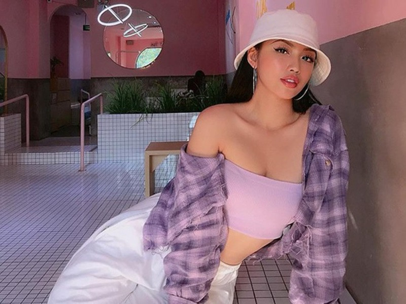 Sau khi chính thức chia tay Ngọc Thảo được 2 tháng, Andree bị nghi hẹn hò người mẫu lookbook Ngọc Chi. Chia sẻ trên Zing, Ngọc Chi khẳng định cô không phải là người thứ ba. Vì không muốn chia sẻ chuyện riêng tư lên mạng xã hội quá nhiều, chân dài và Andree không đăng ảnh hẹn hò. Mối tình này kéo dài khoảng 1 năm thì kết thúc. Ảnh: Zing