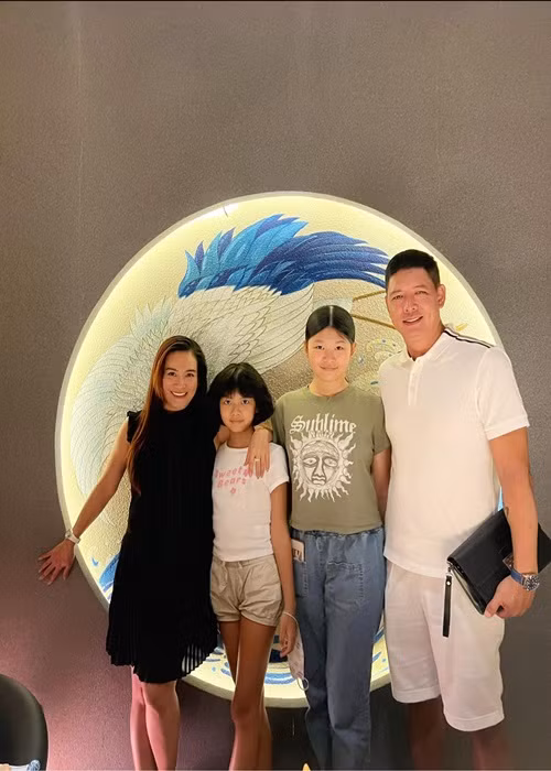 Vợ chồng Bình Minh không giấu các con như nhiều sao Việt.