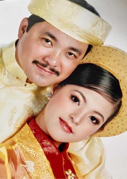 Phương Điền lập gia đình khá muộn. Anh kết hôn vào năm 2010 khi ngoài 40 tuổi.