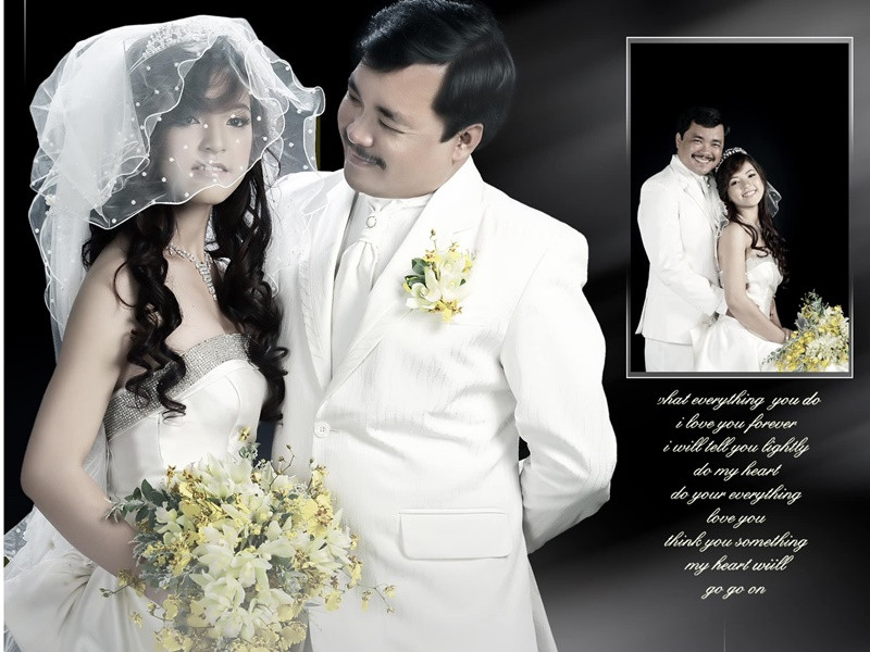 Bà xã của đạo diễn phim “Mẹ rơm” tên Cẩm Giang. Cô không hoạt động nghệ thuật và kém Phương Điền 23 tuổi.