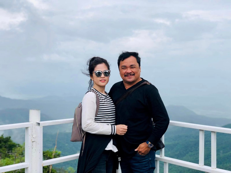 Anh cho biết, hai vợ chồng anh rất bình đẳng, không hề chiều chuộng Cẩm Giang mà chỉ đúng việc mà làm.