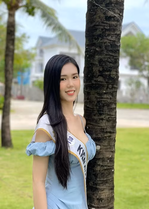 Mỹ Phụng cao 1m69, sở hữu số đo 3 vòng 86-65-89 cm. Cô hiện là ứng viên sáng giá cho vương miện Hoa hậu Du lịch Việt Nam 2022. Ảnh: FBNV