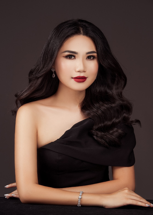 Trần Thị Khánh An đến từ Đồng Nai, sở hữu chiều cao 1m73, số đo 3 vòng 84-67-91 cm. Cô đã tốt nghiệp Thạc sĩ Chiến lược Kinh doanh và Marketing, hiện tại là Blogger, CEO Trung tâm tiếng Anh. Ảnh: BTC