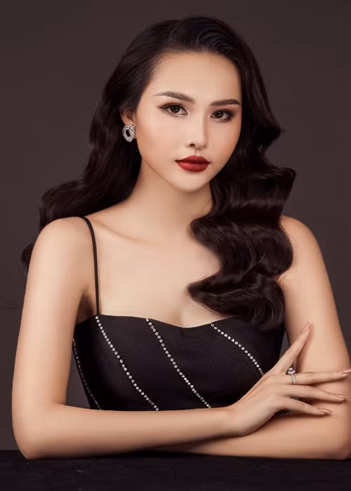 Trần Nguyễn Phương Thanh đến từ Bến Tre. Cô cao 1m73, có số đo 3 vòng 87-66-93 cm. Ảnh: BTC