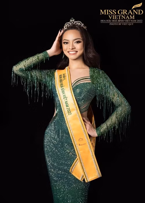 Mai Ngo ngay cang goi cam sau khi doat ngoi a hau