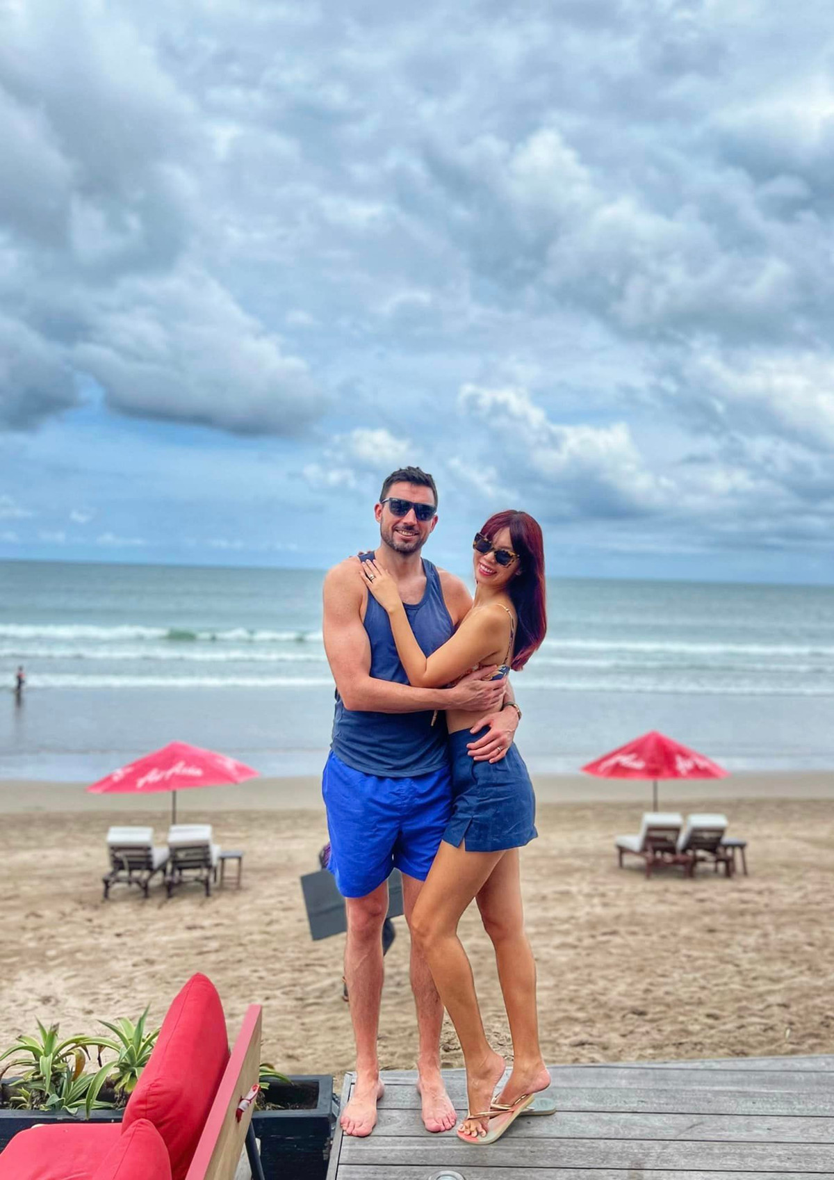 "Ông xã Hà Anh không chỉ có khả năng chủ động tài chính cho bản thân và gia đình mà còn có thời gian để ở bên gia đình, tham gia các hoạt động với gia đình, chơi và dạy dỗ con, đó là điều cá nhân Hà Anh cho là rất quan trọng", chân dài bày tỏ.