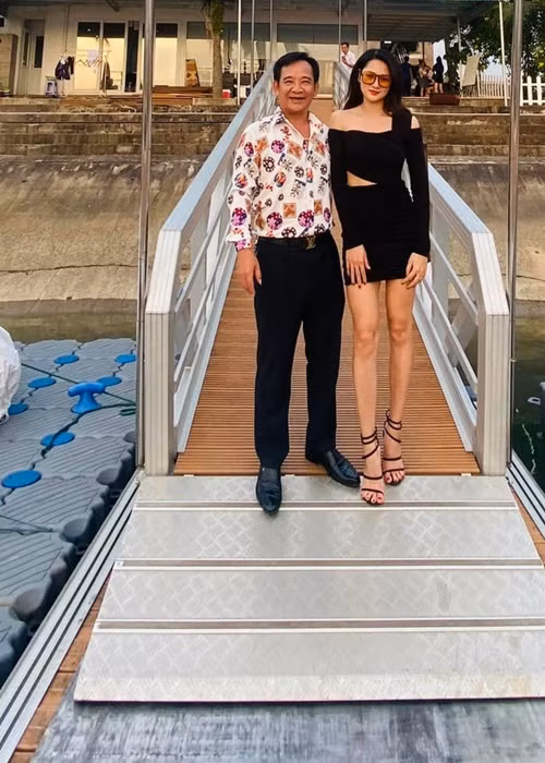  Hài Tết 2023 “Đại gia chân đất 13” có sự tham gia của nghệ sĩ Quang Tèo.