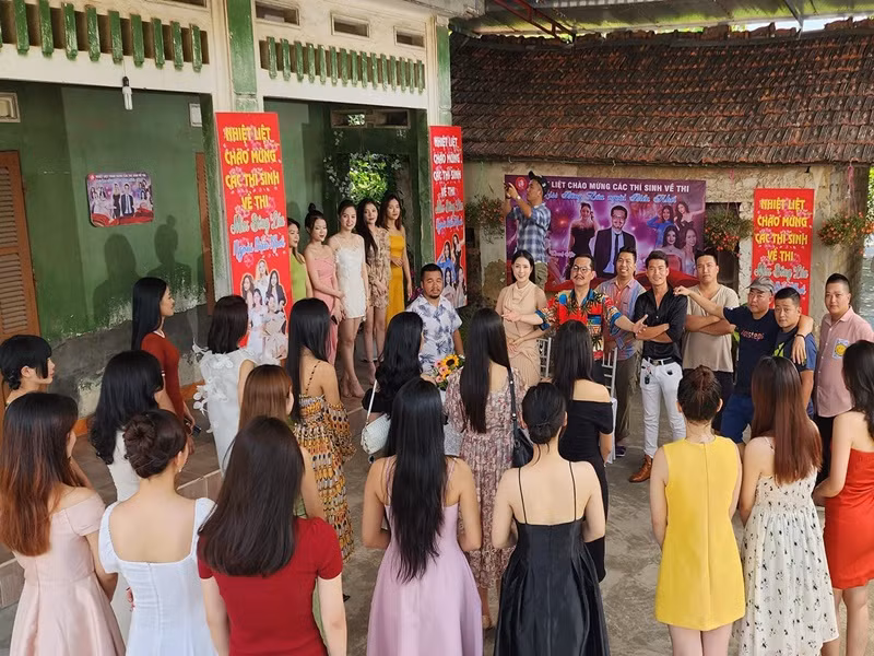 Nghệ sĩ Quang Tèo tiết lộ, phim có cảnh quay thi hoa hậu.