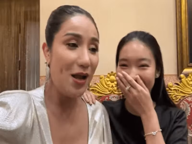 Bà xã Tiết Cương bày tỏ: "Tội nghiệp chị Tường lắm, mọi người đừng có nghĩ vậy, lúc nào cũng có em đi chung hết á, tại không quay thôi, chứ lúc nào cũng đi chung". Ảnh: Bảo vệ công lý