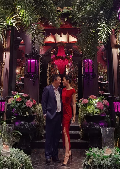 Trên trang cá nhân, Hương Giang thường xuyên dành lời ngọt ngào cho chồng cũng như chia sẻ những khoảnh khắc ngọt ngào của vợ chồng.