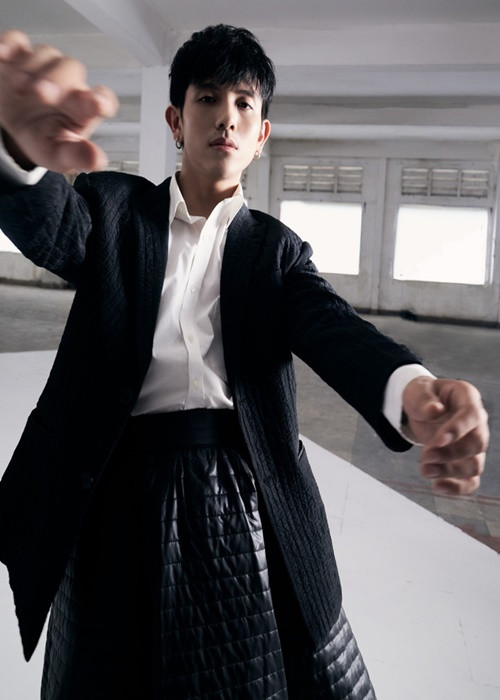 Trong MV “Mỗi khi anh nhìn em” vừa ra mắt của Mỹ Anh, Quốc Tít đảm nhận vai nam chính. Ảnh: VTV