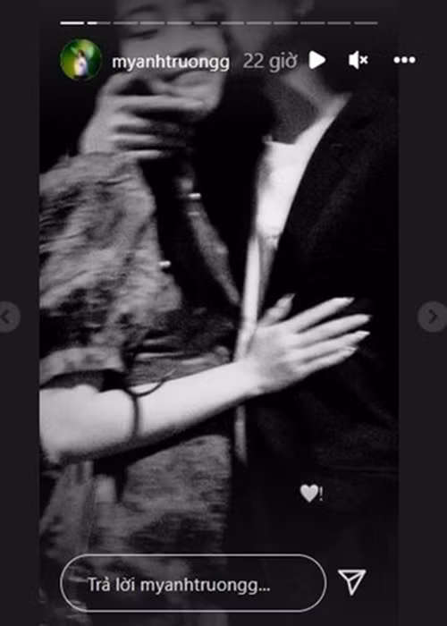 Trước khi công khai đăng ảnh bên Quốc Tít, Mỹ Anh từng không ít lần úp mở bên người yêu. Ảnh: Instagram