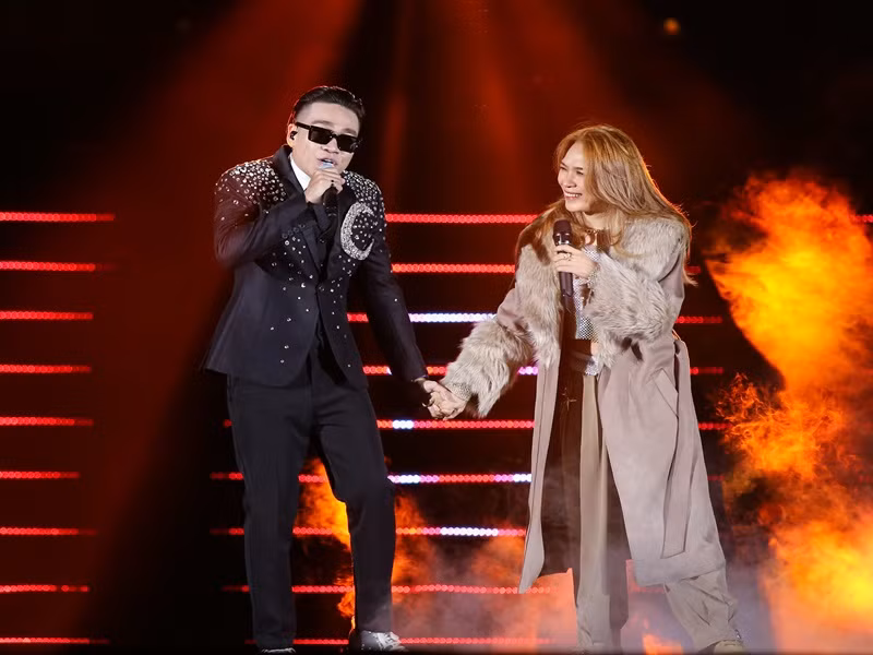 Hà Anh Tuấn, Phan Mạnh Quỳnh và Wowy mang đến cho chương trình những màn song ca và giao lưu ngẫu hứng vô cùng ăn ý với Mỹ Tâm trong hàng loạt tiết mục như: "Rất vui được gặp nhau", "Đúng cũng thành sai", "Chuyện như chưa bắt đầu", "My friend", "Tri kỷ", "Love you to the moon and back", "Bí mật".