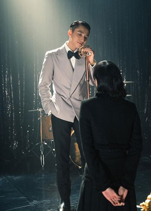 Chỉ 1 ngày sau lùm xùm, MV “Chúng ta của hiện tại” chính thức quay trở lại trên Youtube. Một số cư dân mạng đặt nghi vấn Sơn Tùng M-TP có lẽ tìm được tiếng nói chung với GC để giải quyết vấn đề bản quyền. Ảnh: FBNV