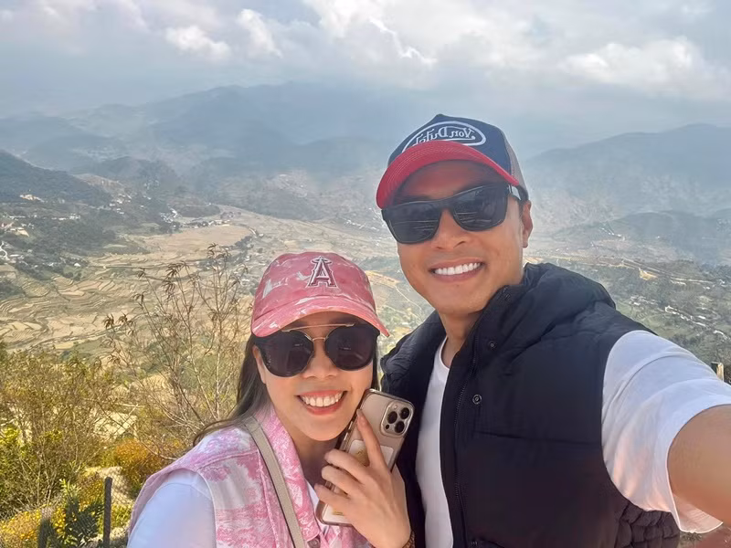 Hong Dang khoe chieu chuong vo trong chuyen du lich