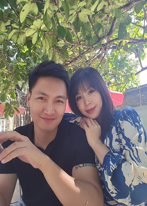 Lan Phương hiện tại mang bầu lần 3. Cô được Mạnh Trường chiều chuộng hơn.