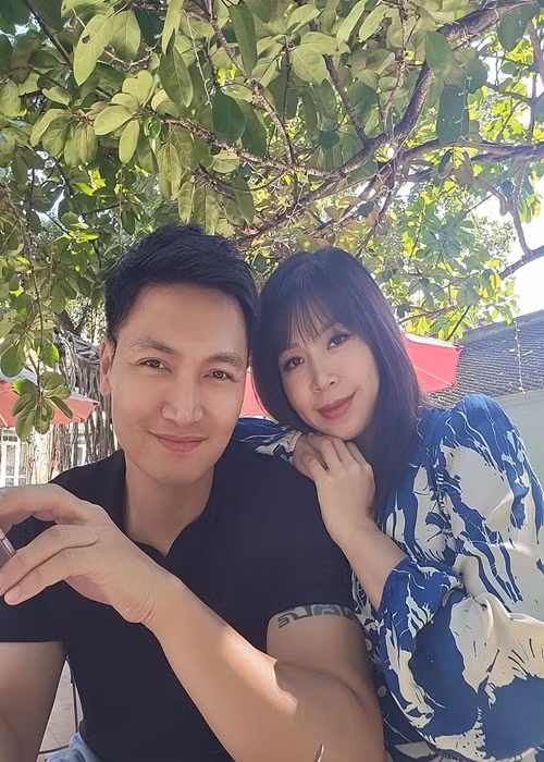 Lan Phương hiện tại mang bầu lần 3. Cô được Mạnh Trường chiều chuộng hơn.