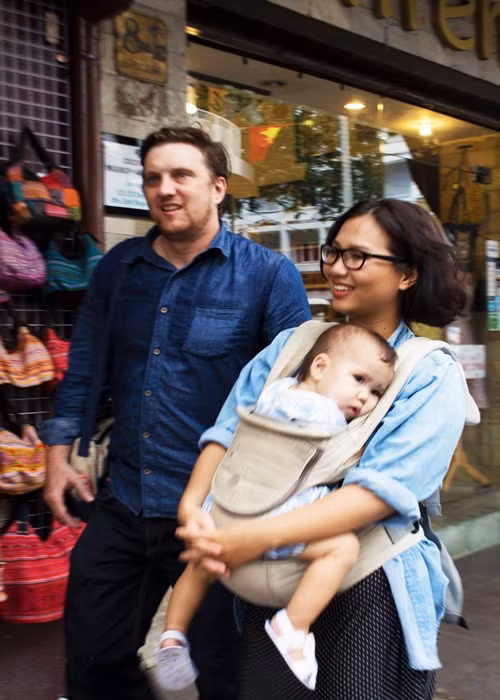 Chồng Nhã Uyên chia sẻ trong cuộc phỏng vấn với VOV, anh coi mình là người Việt Nam chứ không phải một người nước ngoài đến Việt Nam làm phim.