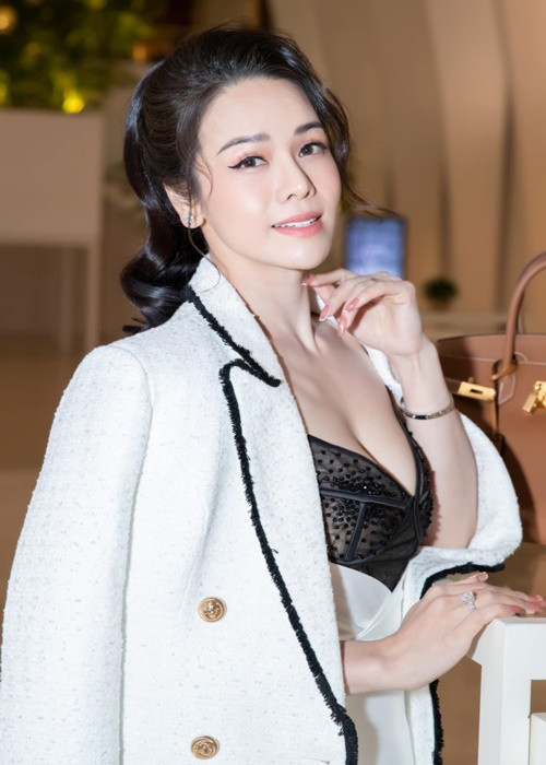 Tình trường Nhật Kim Anh trước hội chứng sợ yêu hậu ly hôn Tinh truong Nhat Kim Anh truoc hoi chung so yeu hau ly hon