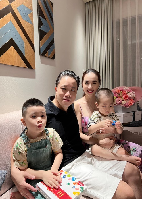 Anh kết hôn với Đinh Ngọc Diệp vào năm 2016. Cặp đôi có hai người con trai chung.