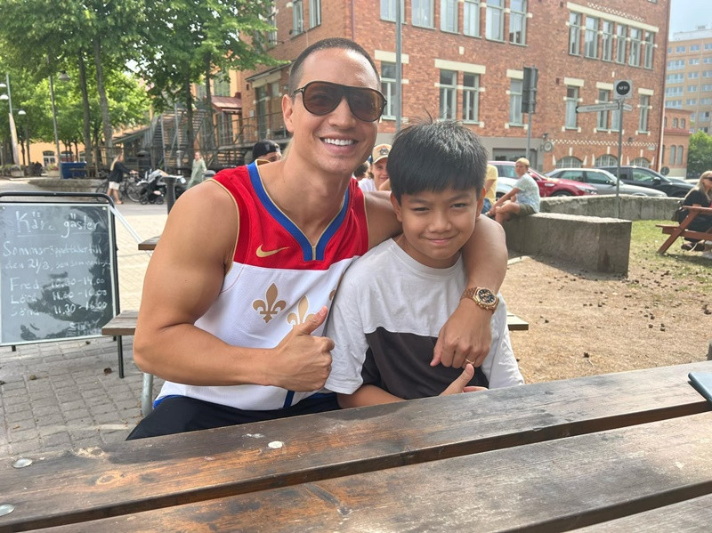 Mỗi cuối tuần, cả hai thường đi chơi thể thao cùng nhau.